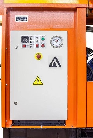 Станция компрессорная электрическая уличная ЗИФ-СВЭ-13,0/0,7 в кожухе